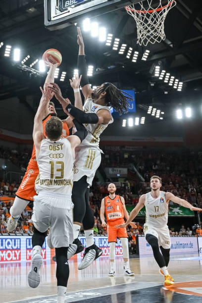 该更果断 该更果断