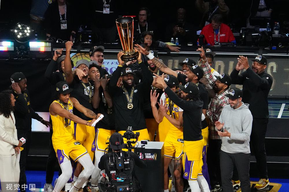 球迷对他在 球迷对他在